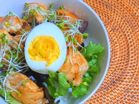 ニンニク醤油の鶏丼